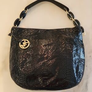 Stunning Snakeskin Pattern Shoulder Bag By Michael Kors..like New!